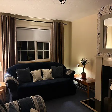 Nyaraló 2 Bed House 15 Mins And Airport Full Kitchen Newly Decorated Bedroom Private Parking Dublin