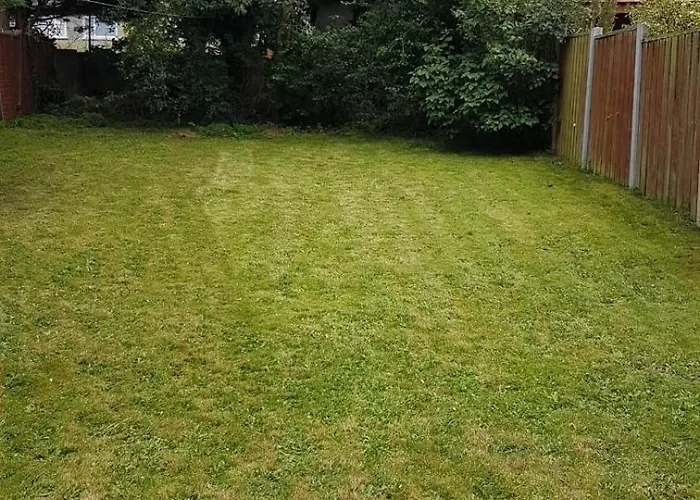 Entire 2 Bed 15 Mins And Airport Full Kitchen Newly Decorated Bedroom Vakantiehuis