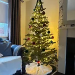 Entire 2 Bed 15 Mins And Airport Full Kitchen Newly Decorated Bedroom Vakantiehuis Dublin