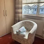 Entire 2 Bed 15 Mins And Airport Full Kitchen Newly Decorated Bedroom Dublin