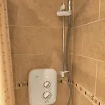 Entire 2 Bed 15 Mins And Airport Full Kitchen Newly Decorated Bedroom Vakantiehuis